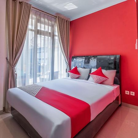 Oyo Collection O 1032 Rahayu Residence Syariah Cirebon Exterior foto