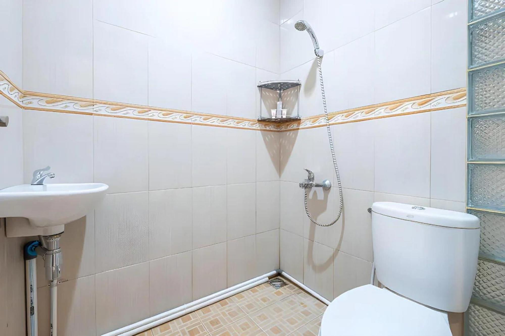 Oyo Collection O 1032 Rahayu Residence Syariah Cirebon Exterior foto